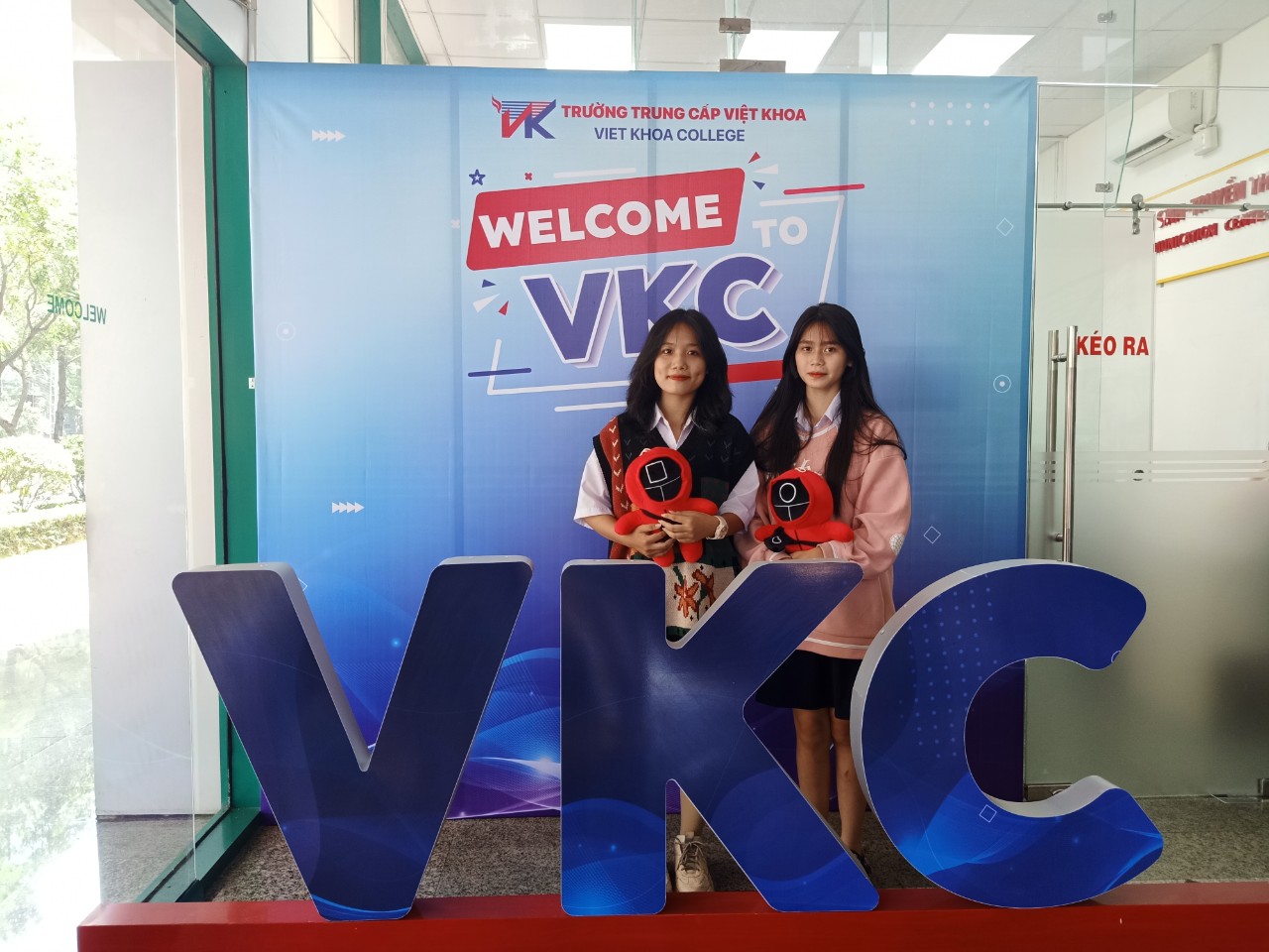 Sinh viên nhập học tại Việt Khoa College.